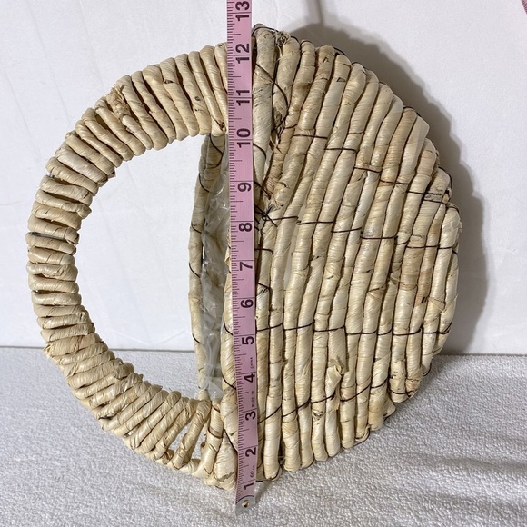 Vintage Plastic Lined Woven Wall Basket Wall Decor Plant Pot Hanging Basket - Picture 4 of 12